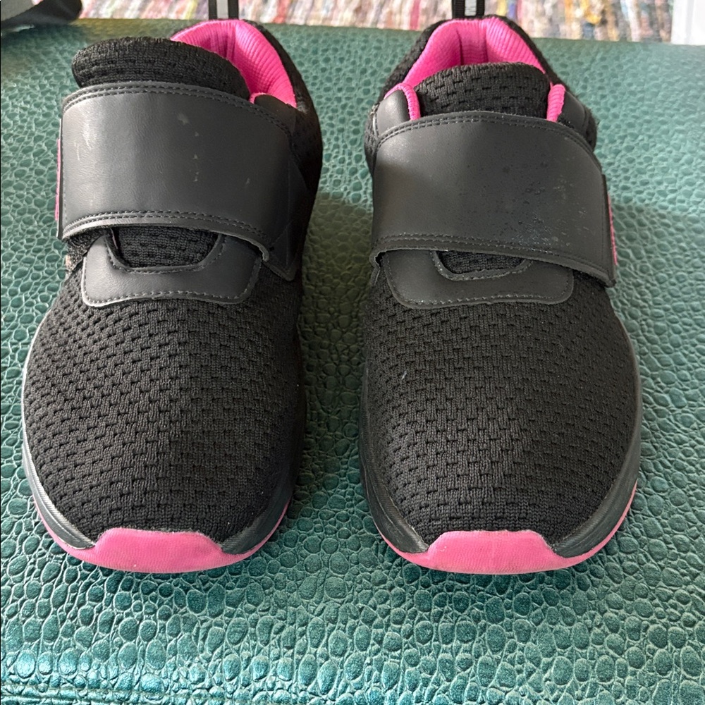 Ortho+rest Black and Pink Velcro Sneakers 9